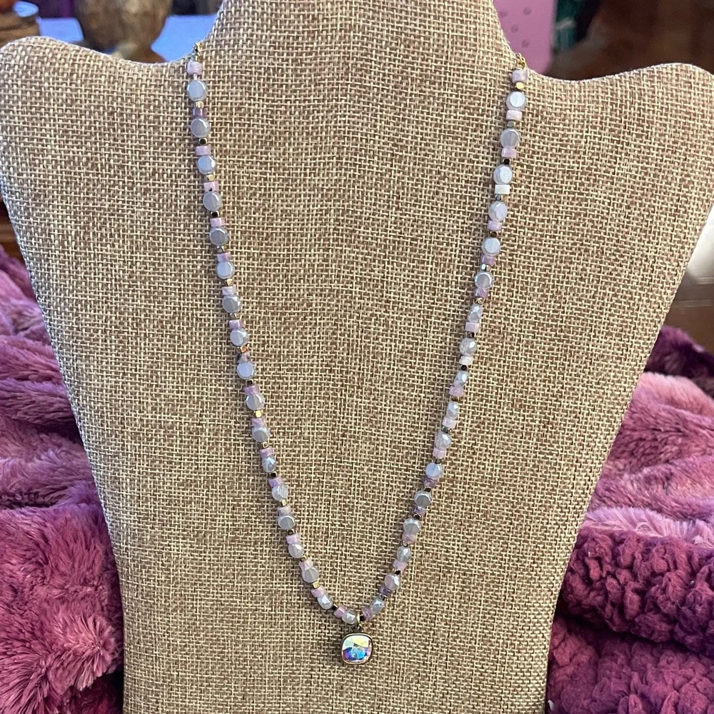 Elegant Pink Panache Multicolor Lavender Beaded Necklace with Dazzling Pendant - Picture 2 of 5